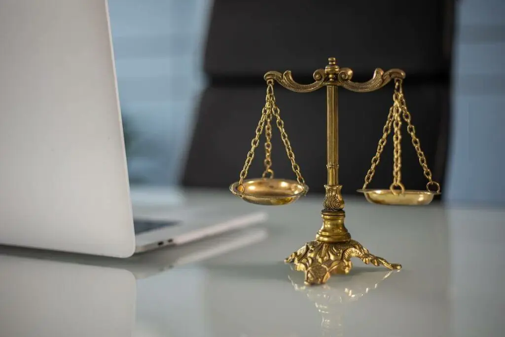 Microsoft Office 365 vs GoDaddy Office 365 [Breakdown]