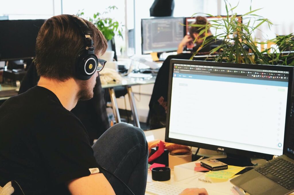 How to Create a Free Help Desk Backend in SharePoint