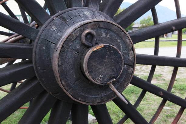 picture of an old linchpin